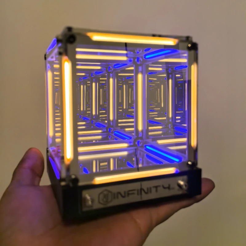 Four-Dimensional Space Hypercu - Tech Lighting Accessories recension och pris